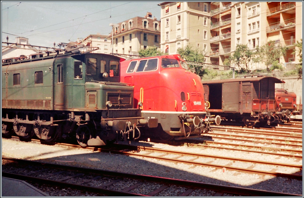 Ein Blick ins Dpt von Lausanne mit einer Ae 4/7 und Am 4/4 (ex DB V 200)

Analog Bild vom Sept. 1990