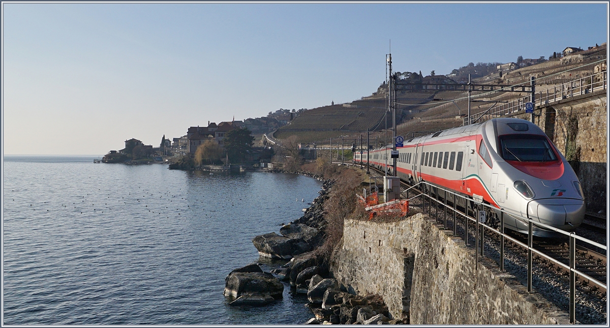 Ein FS Trenitalia ETR 610 als EC 34 auf der Fahrt nach Genève bei St-Saphorin.
25. Jan. 2019