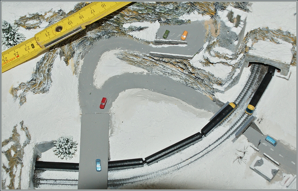 Ein Metermass als Vergleich liegt über der T Gauge Schneelandschaft. 
12. Juli 2013
