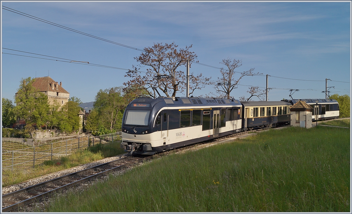 Ein Mini MOB Belle Epoque Zug auf der Fahrt von Montreux nach Zweisimmen bei Châtelard VD. 

18. April 2020