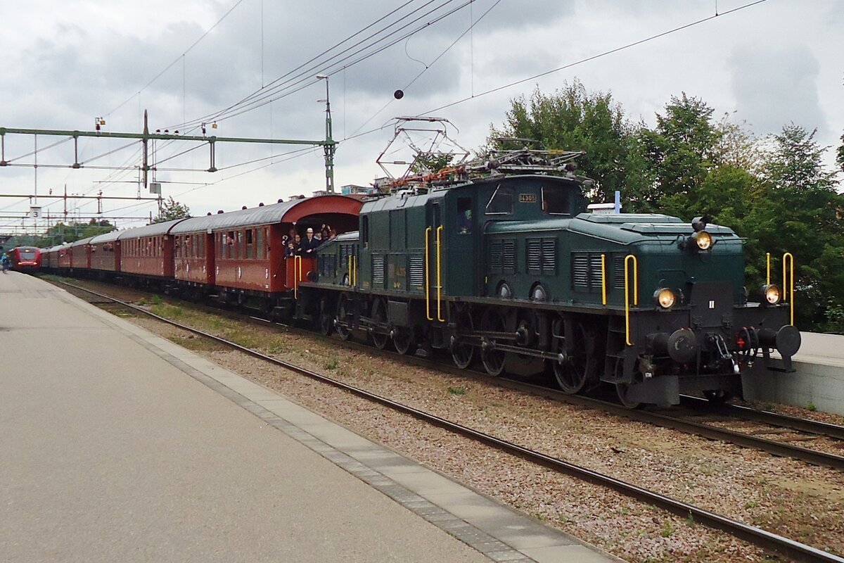 Ein Schweizer Krokodil in Schweden! SBB Historic 14305 steht am 12 September 2015 in Gävle während das 100 Jahresjubiläum Elektrische Züge in Schweden