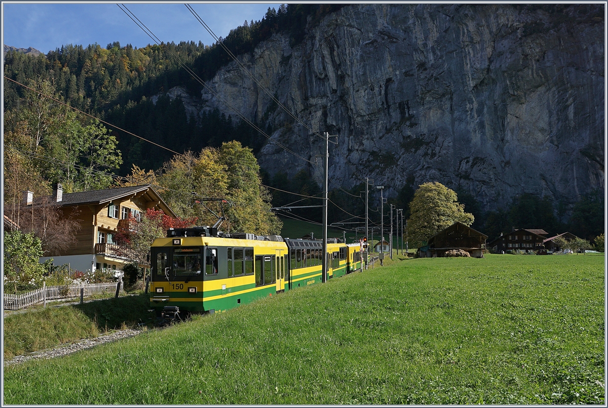 Ein WAB Zug von der Kleinen Scheidegg erreicht in Kürze sein Ziel Lauterbrunnen.
16. Okt. 2018