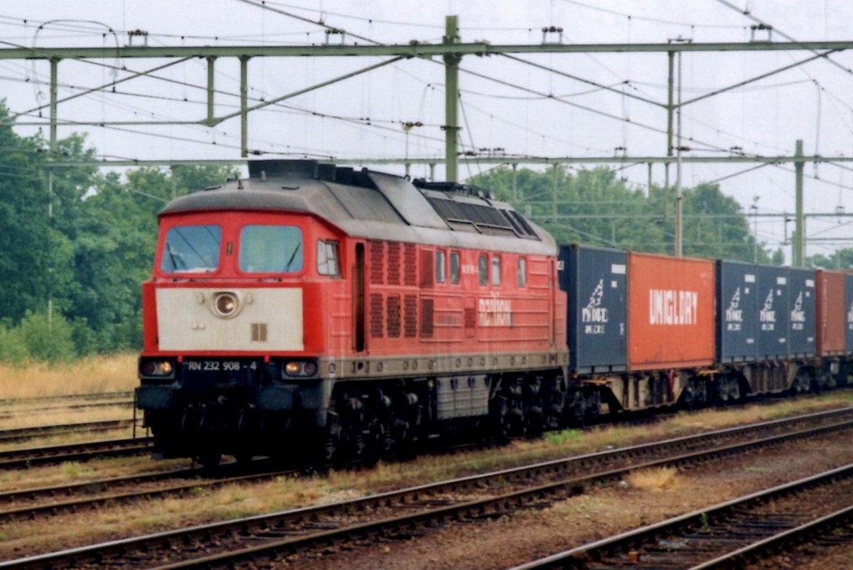 Eine Russin in die Niederlände: am 19 November 2006 hält 232 906 in Nijmegen Centraal.