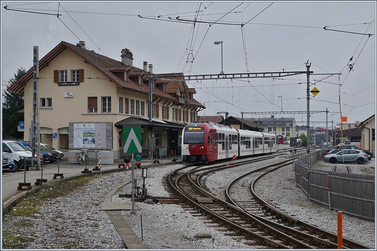 Einer der letzten Züge im Bahnhof von Châtel St-Denis, in der Folge wurde ab dem 8.11 der Betrieb Umbaubedingt eingestellt. 

28. Okt. 2019
