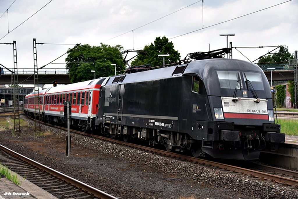 ES 64 U2-099,bei der abfahrt,mit den interregio nach berlin,aufgenommen in harburg,23.06.17