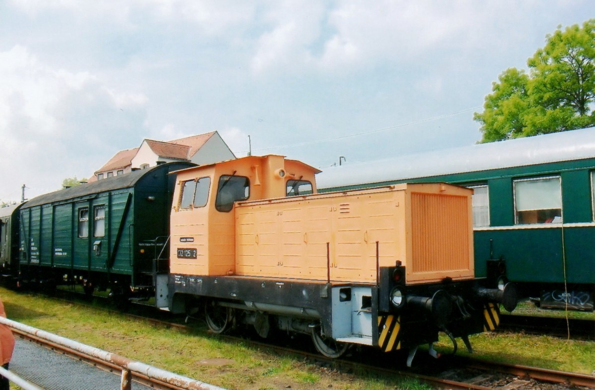 Ex-DR 102 125 stands in Bw Weimar on 30 May 2010.