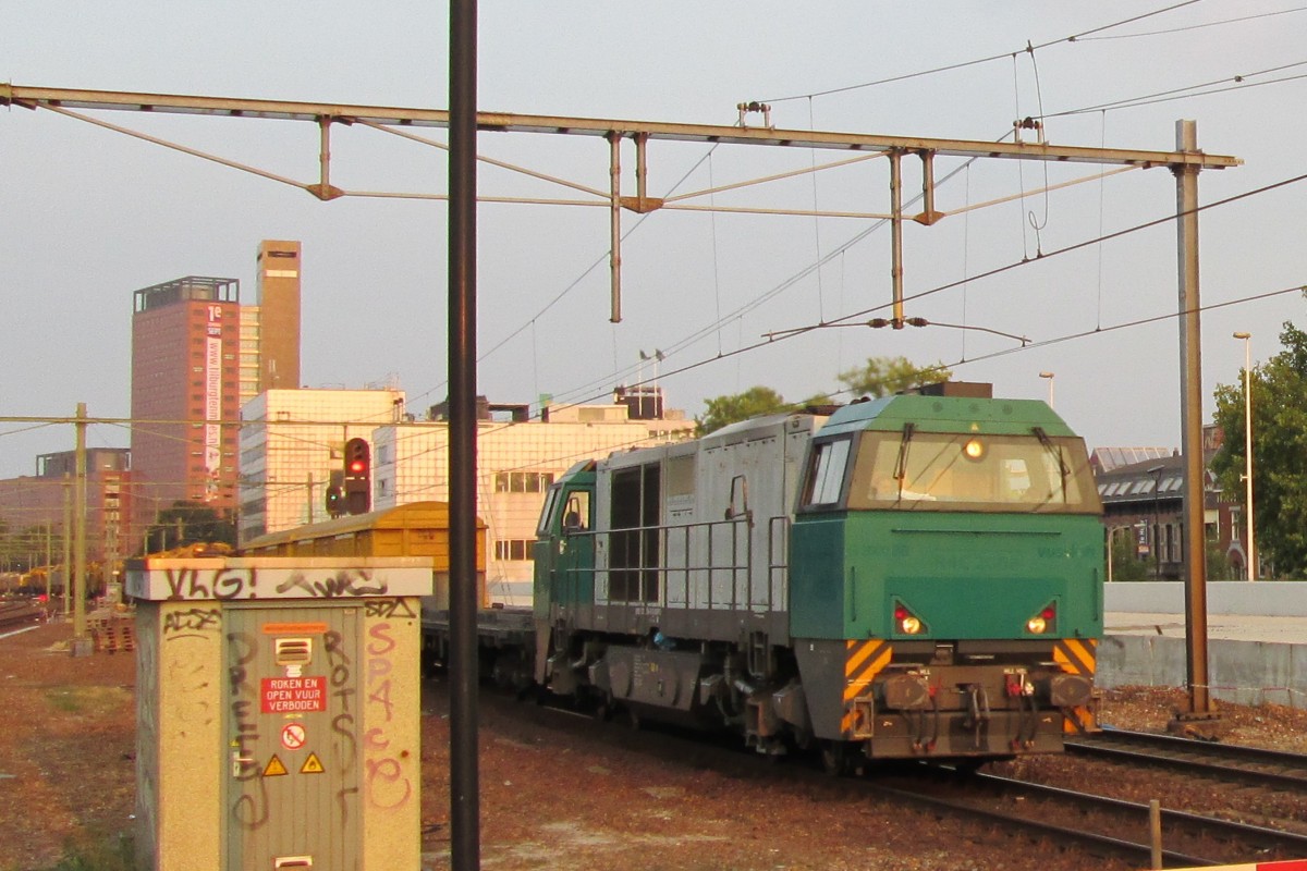 Ex R4C 2006 durchfahrt mit Gleisbauzug Tilburg am 31 Augustus 2013.