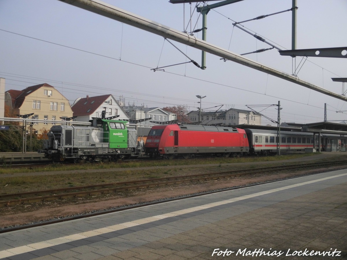 G6 (Diesellok BR 650) und 101 XXX im Bahnhof Rostock Hbf am 30.10.15