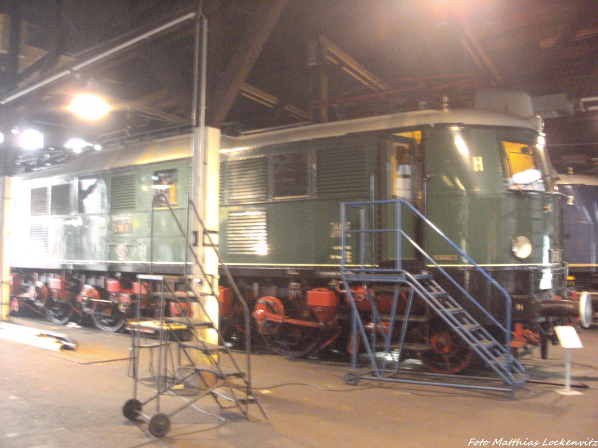 Grne E18 im DB Museum Halle Saale am 15.2.14
