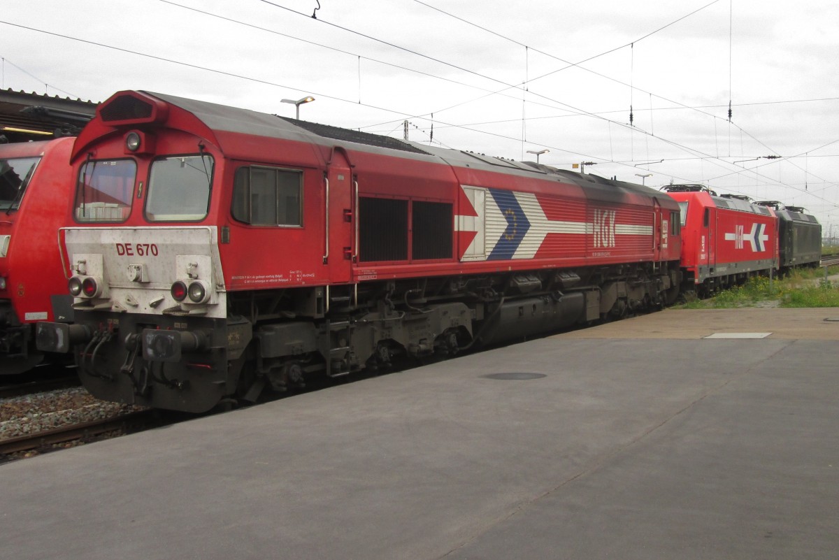 HGK DE 670 steht am 20 September 2015 in Groskorbetha abgestellt