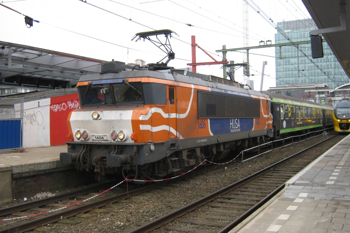 HUSA 1606 ist mit ein Nachtzug aus Tirol in Utrecht Centraal eingetroffen am 4 März 2012.
