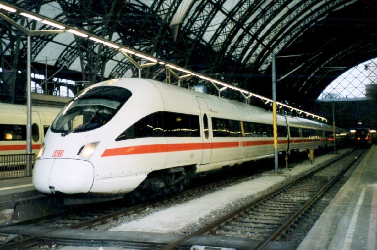 ICE-T 415 005/1505 steht am 1 Mai 2011 in Leipzig Hbf.