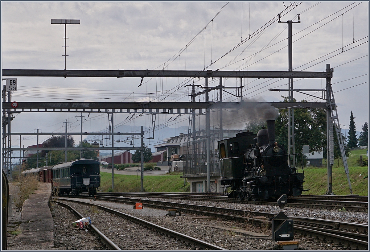 In Sursee dampft die ST E 3/3 N 5 um ihren Zug (links im Bild) zu umfahren.

27. Aug. 2017