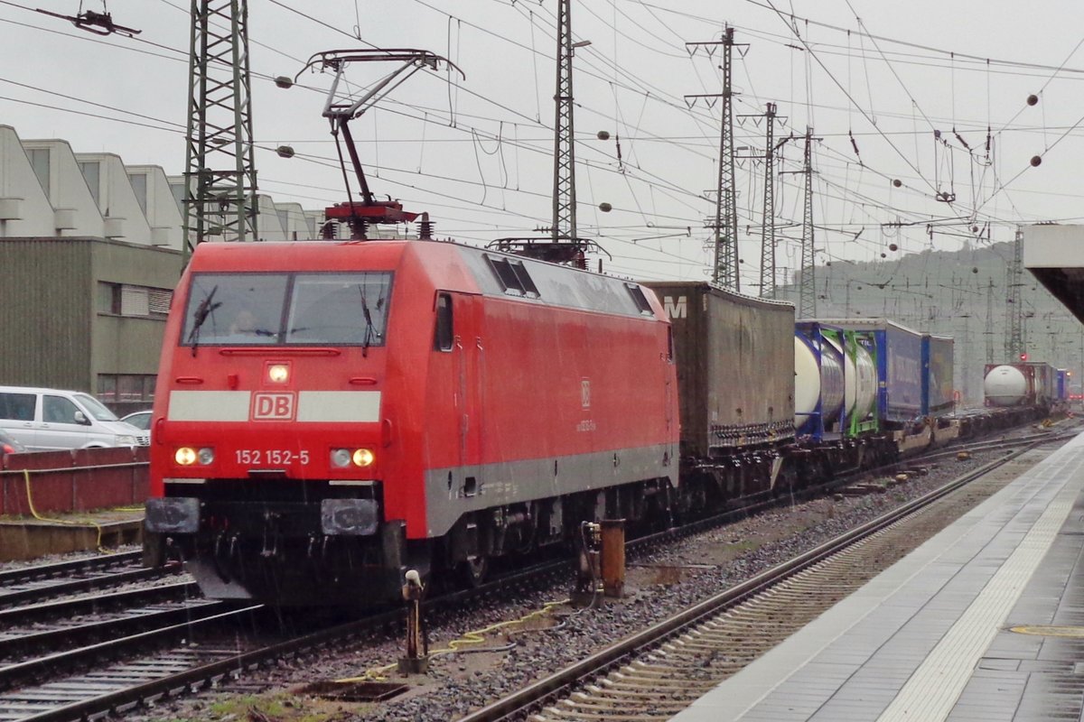 KLV mit 152 152 durchfahrt Würzburg Hbf am 14 September 2017.