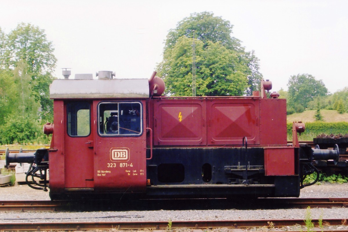 KöF 323 871 steht am 22 Mai 2010 ins DDM.