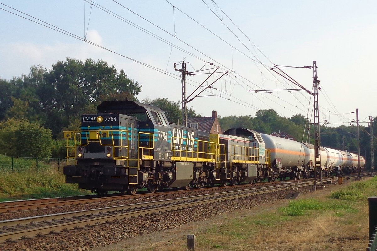 LINEAS 7784 treft am 22 Augustus 2018 mit ein Kesselwagenzug in Venlo ein. Nach Frontwechsel im Bahnhof geht die Fahrt weiter nach Geleen-Lutterade.