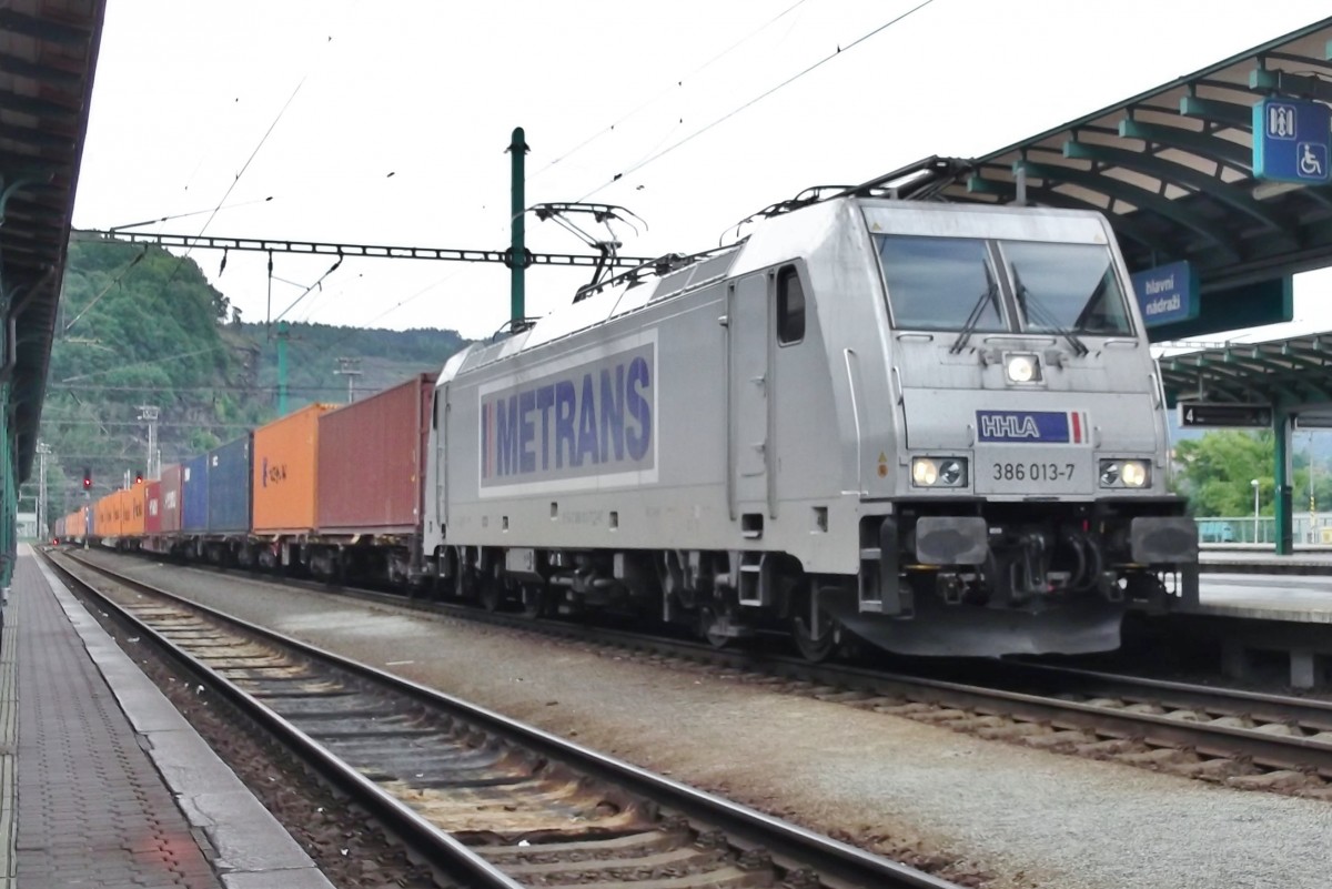 Metrans 386 013 steht am 22 Mai 2015 in Decin hl.n.