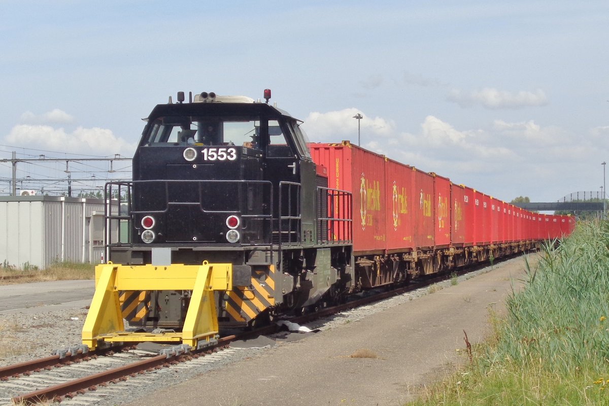 MRCE 1553 steht am 18 Juli 2018 abgestellt in Lage Zwaluwe. 