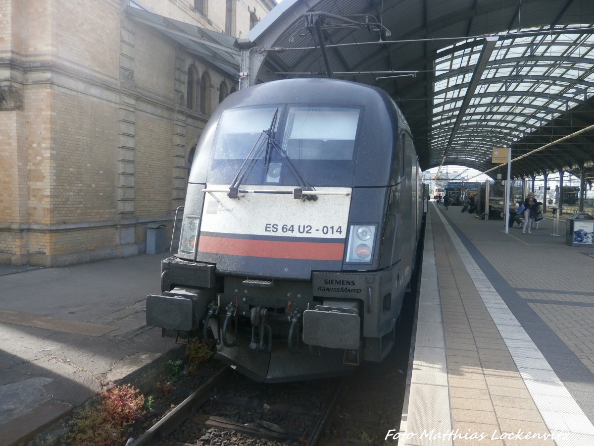 MRCE ES 64 U2 - 014 am RB20 im Bahnhof Halle (Saale) Hbf am 11.5.15