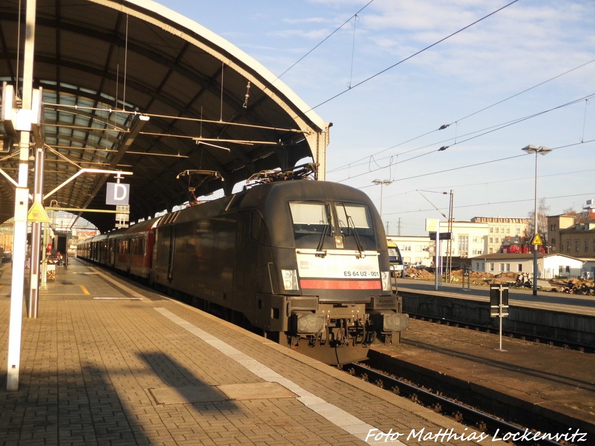 MRCE ES 64 U2 - 001 als RB20 mit ziel Eisenach im Bahnhof Halle (Saale) Hbf am 6.12.15