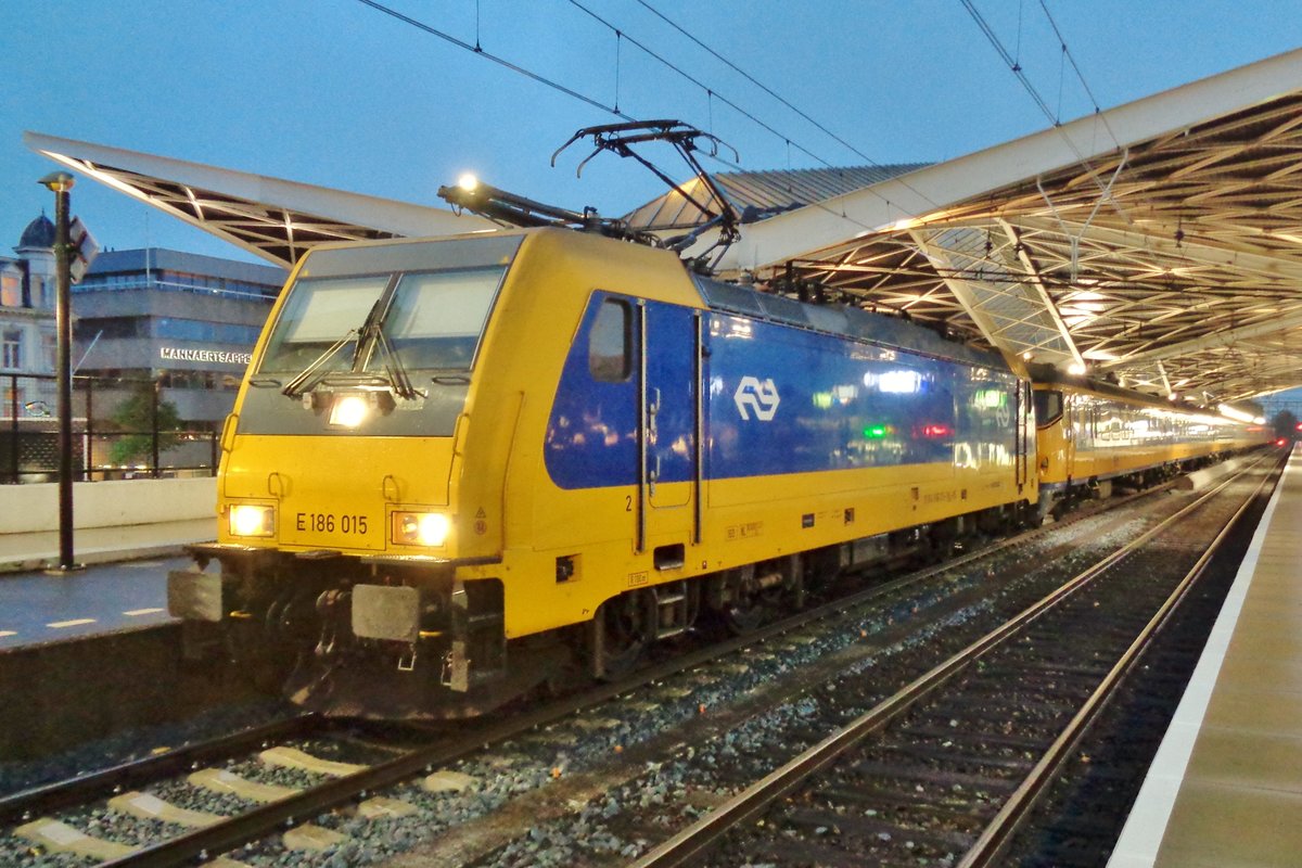 NS 186 015 steht am 4 November 2017 in Tilburg.