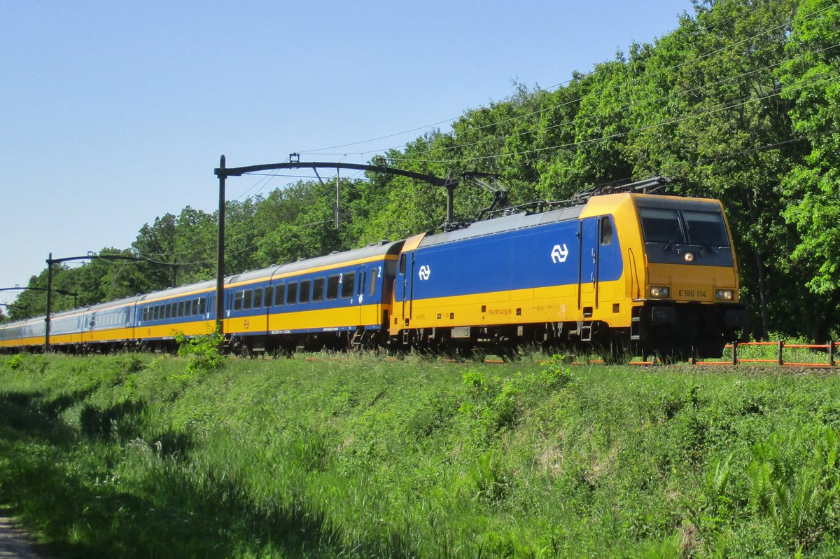 NS 186 114 durchfahrt Tilburg am 26 Mai 2017.
