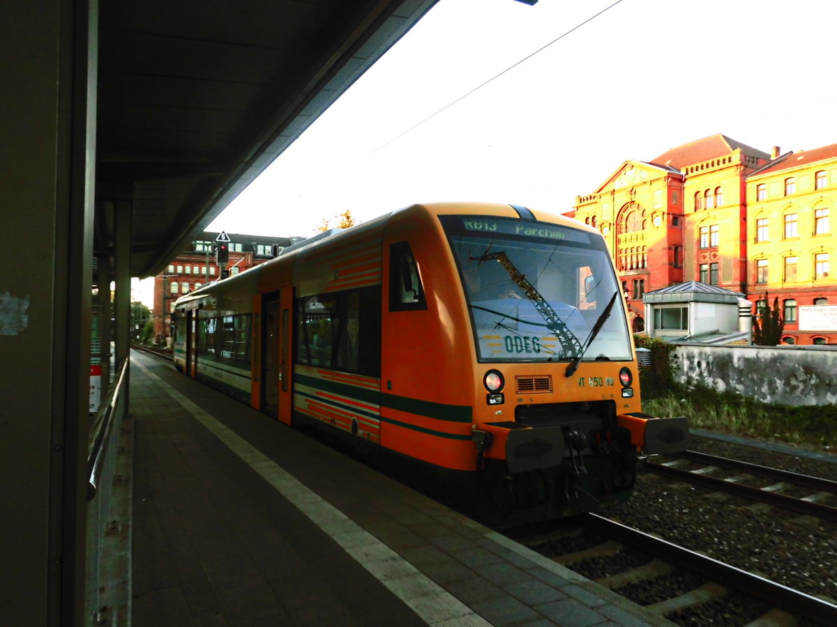 ODEG VT 650.89 mit ziel Parchim im Bahnhof Schwerin Hbf am 29.9.18