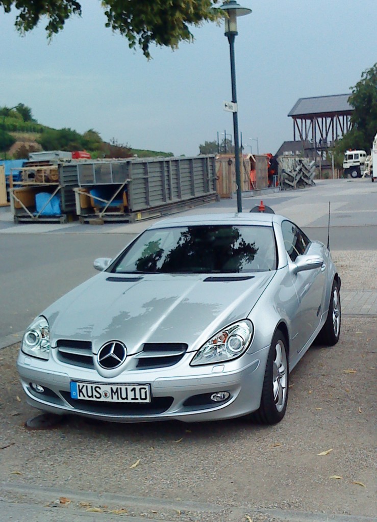 PKW Mercedes-Benz SLK 200 auf dem Wurstmarktgelnde in Bad Drkheim am 21.08.2013