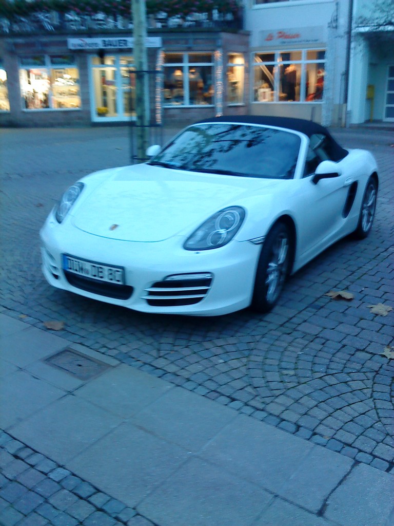 PKW Porsche Boxter auf dem Stadtplatz in Bad Drkheim am 19.11.2013