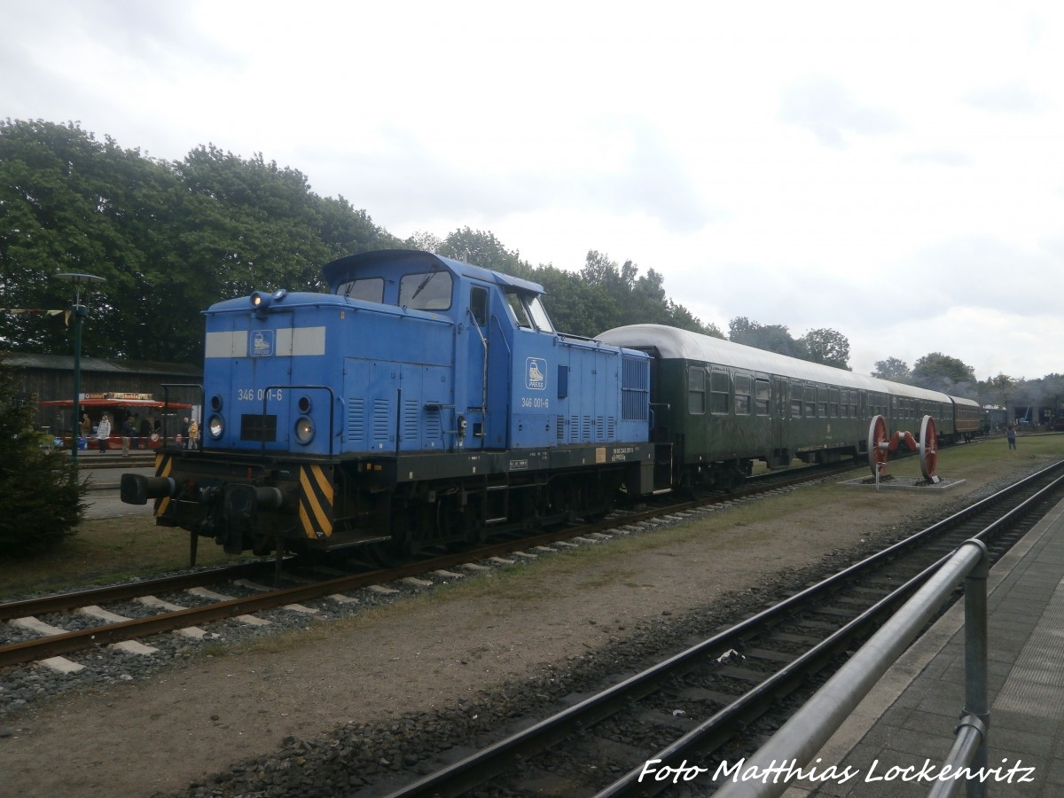 PRESS 346 001 mit dem Personenzug abgestellt im Bahnhof Putbus am 31.5.15