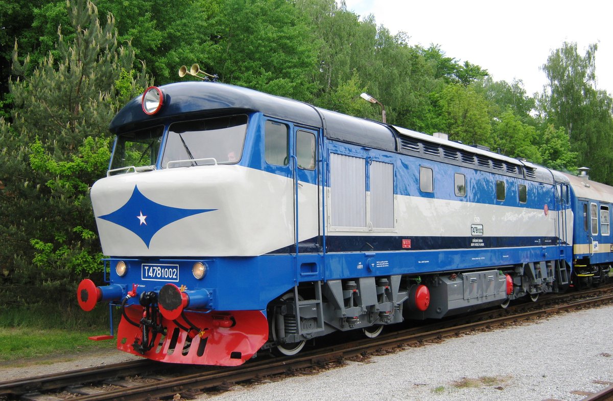 Prototyp Bardotka T478-1002 steht am 13 Mai 2012 ins Eisenbahnmuseum von Luzna u Rakovnika. Die Prototypen unterschieden sich vom Serienvariante durch die mehr abgerundete Nase. 