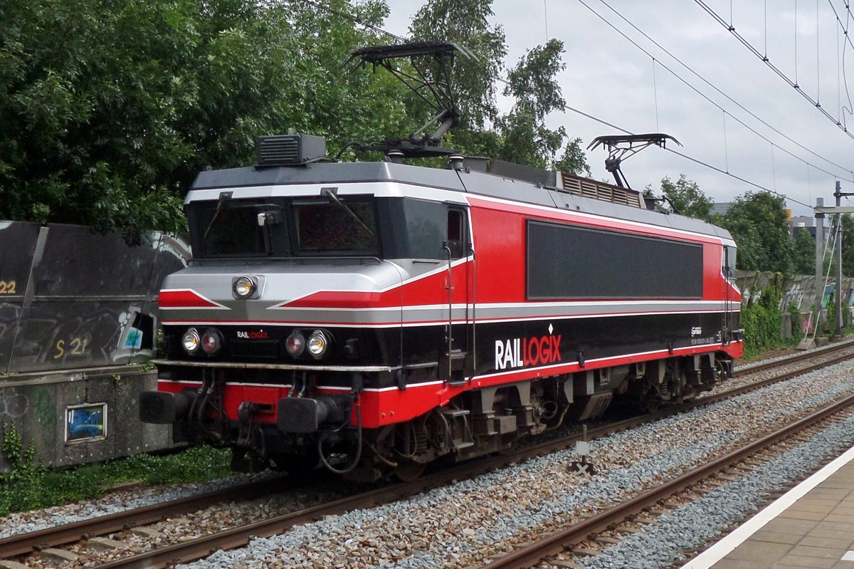 Railogic 1619 durchfahrt Zwijndrecht am 22 Juli 2016.
