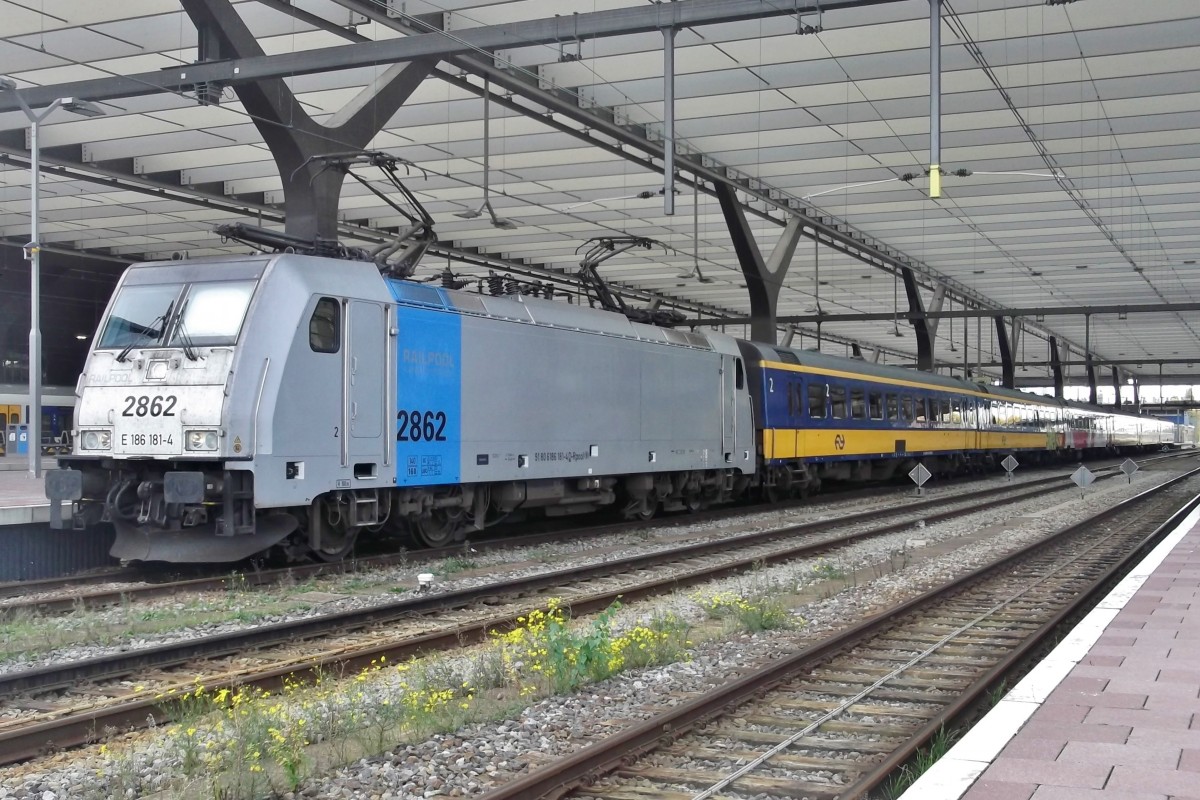 Railpool 186 181/2862 steht am 25 Oktober 2015 in Rotterdam Centraal.