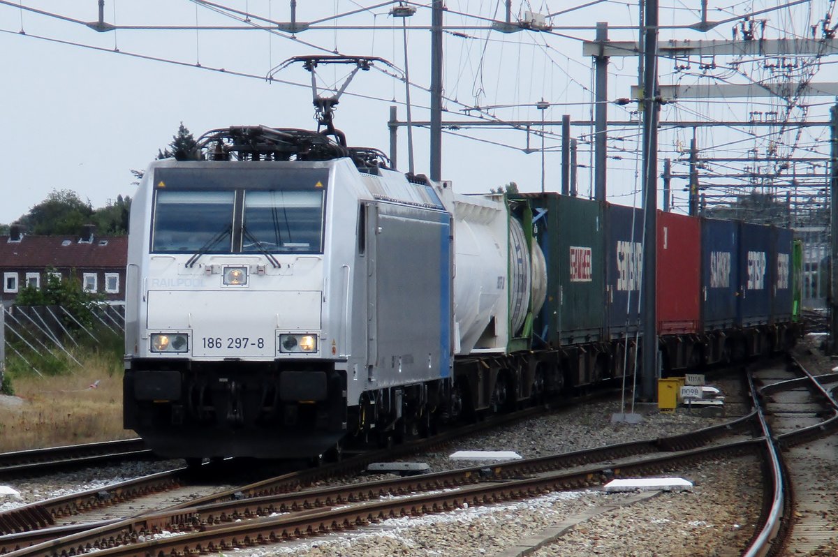 RailPool 186 297 durchfahrt mit ein KLV Breda am 18 Juli 2018.