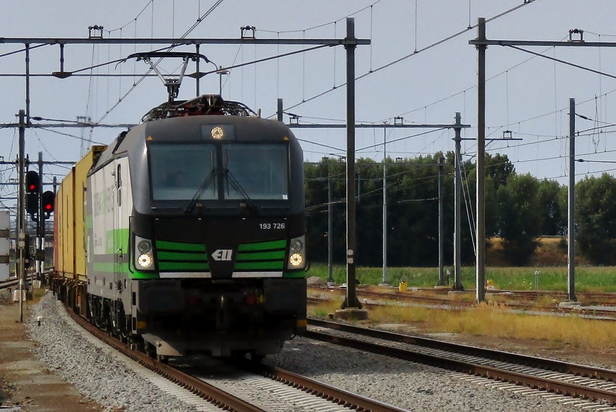 RTB 193 726 durchfahrt am 19 Juli 2018 Lage Zwaluwe.
