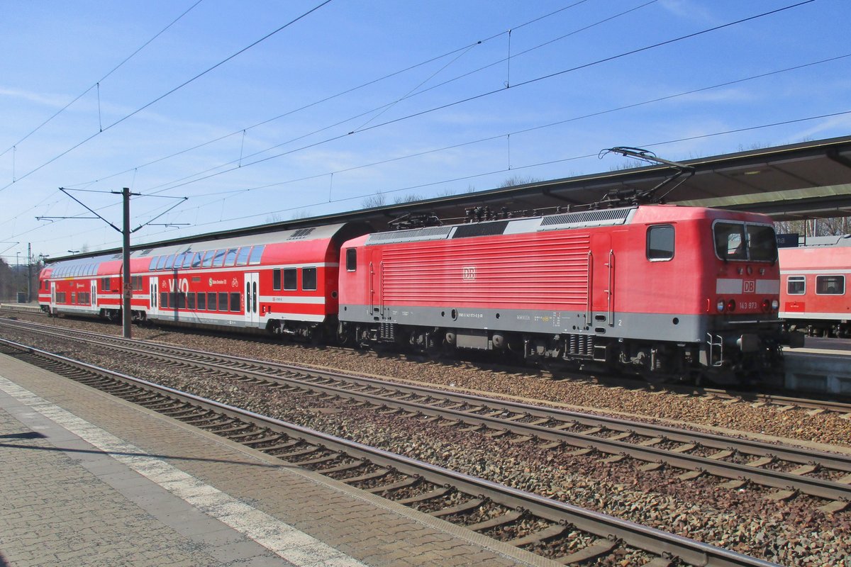 S-2 steht mit 143 873 in Pirna am 8 April 2018. 