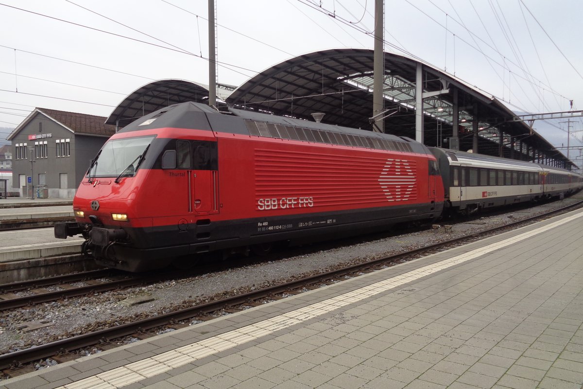 SBB 460 112 verlässt am 30 Dezember 2018 Olten. 