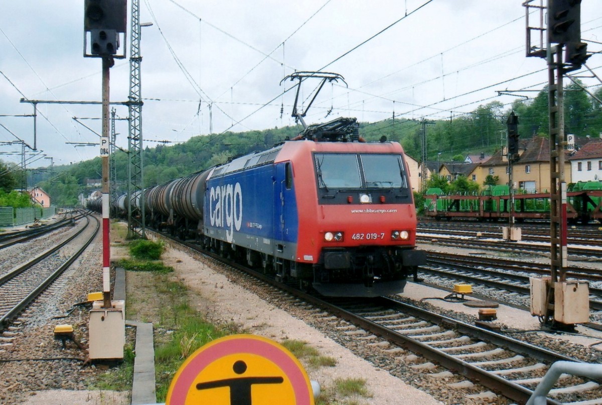 SBB 482 019 durchfahrt am 21 Mai 2010 Treuchtlingen.