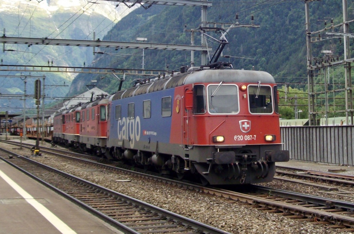 SBB 620 087 verlässt am 7 Juni 2009 Erstfeld.
