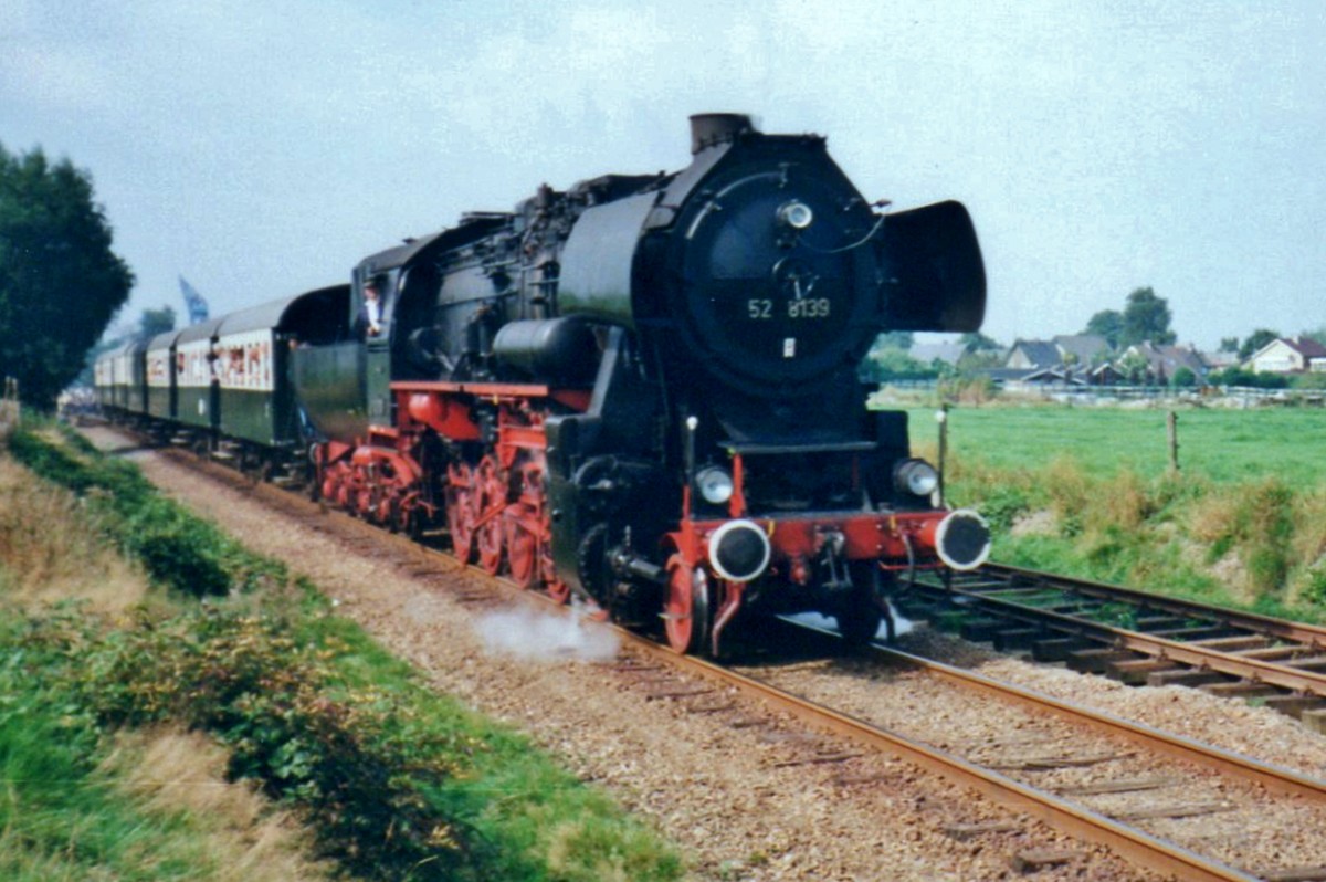 Scanbild von 52 8139 bei Beekbergen am 2 September 2001.
