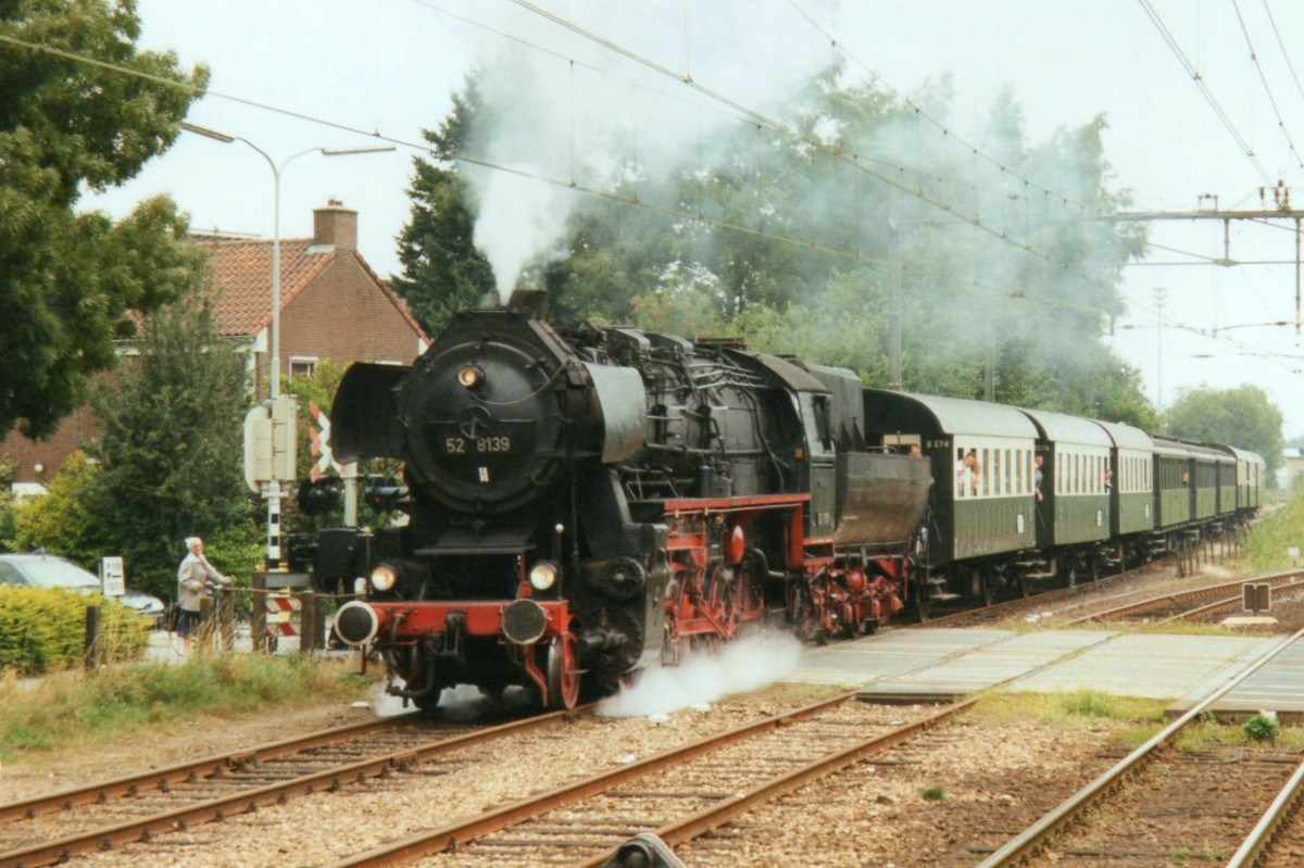 Scanbild von 52 8139 in Dieren am 2 September 2002.