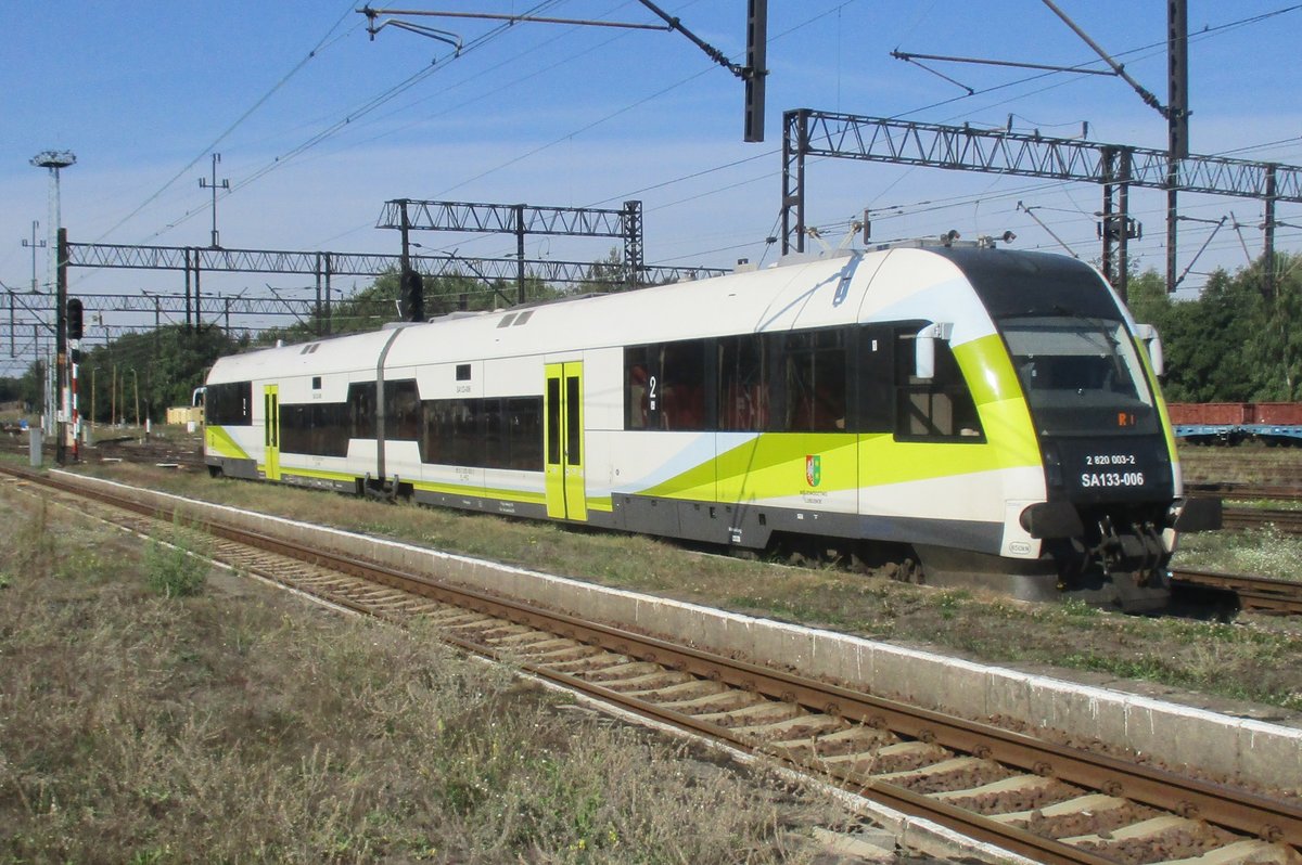 Schienenbus SA 133-006 treft am 16 September 2018 in Wegliniec ein.
