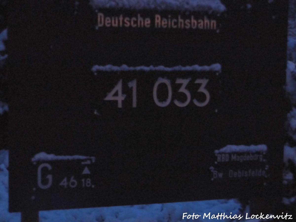 Schild vor dem Bahnhof Oebisfelde, Hier war die 41 033 stationiert. Oebisfelde am 16.1.16