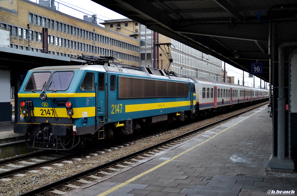 SNCB 2147 stand mit einen regionalzug in brüssel midi.14.06.18