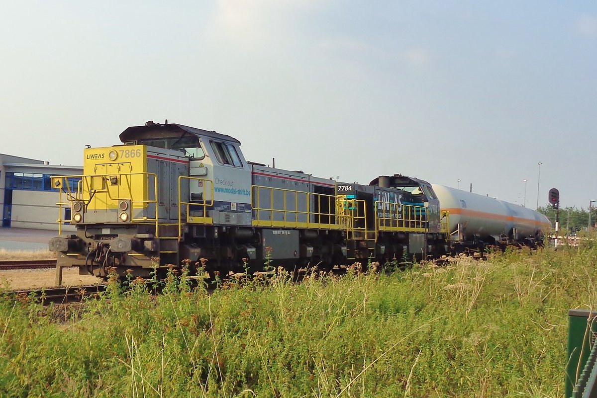 SNCB 7786 schlept ein Kesselwagenzug aus Venlo nach Geleen am 22 Augustus 2018.
