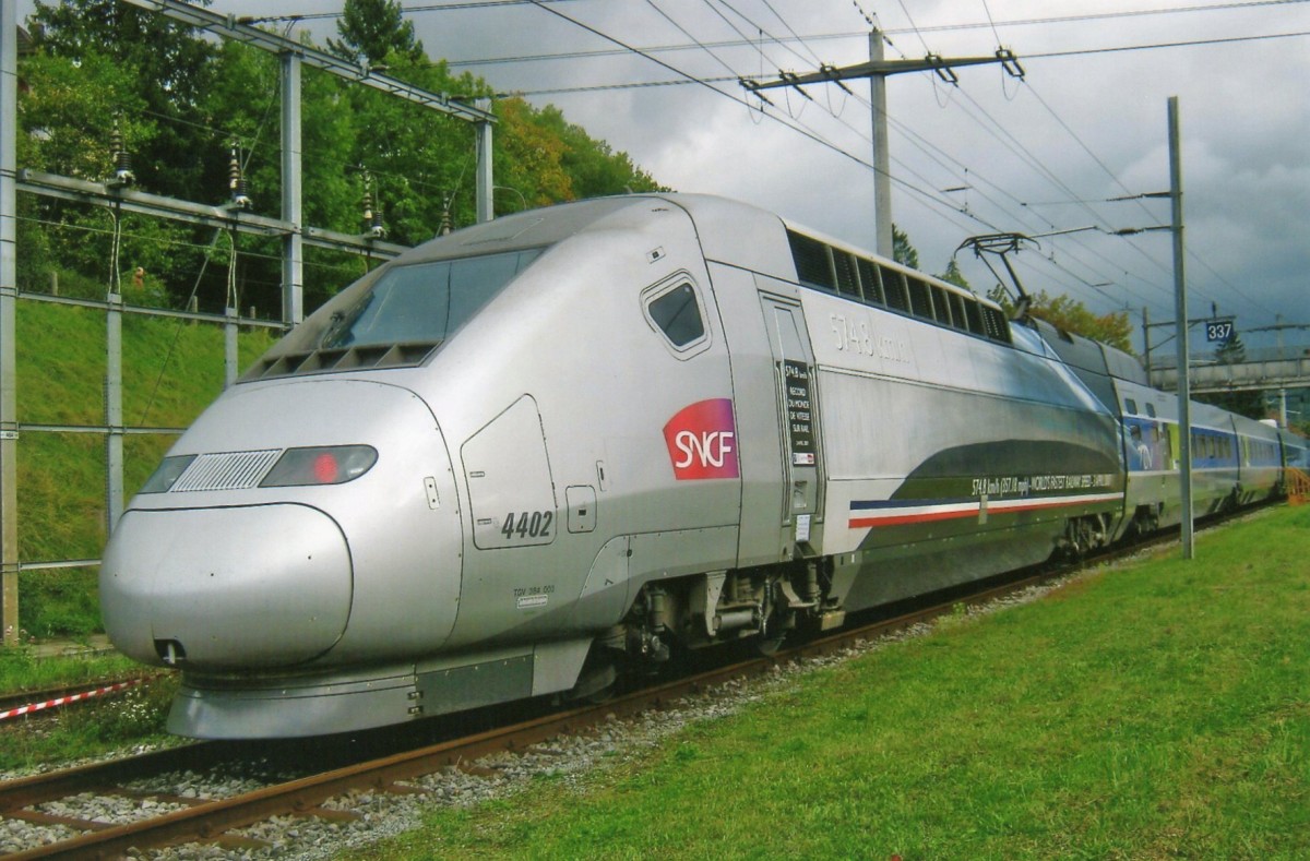 TGV Lyria 4402 stand am 26 September 2010 ins Bw Biel während ein Bahnhofsfest.