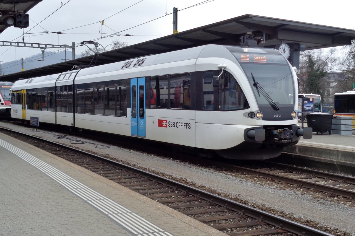 Thurbo 746-3 treft am 24 Mrz 2017 in Olten ein.