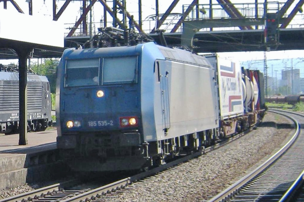 Trickschüss von Alpha Trains 185 535 in Weil-am-Rhein am 21 September 2010.