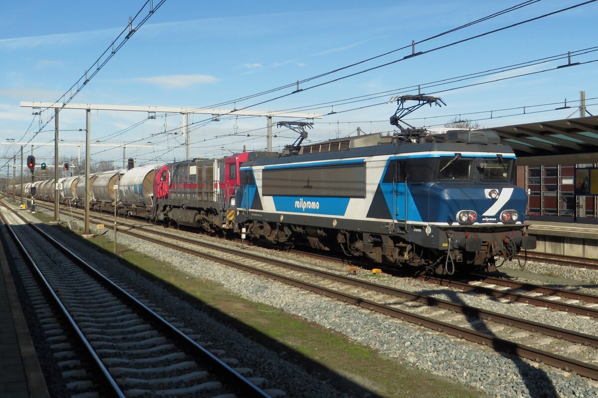 TSC, ex-RailPromo 101001 zieht der Dolimezug durch Boxtel den Sden entgegen am 24 Februar 2021.