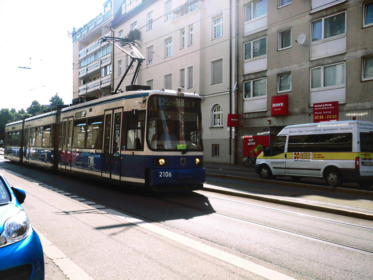 Wagen 2106 der MVG als Linie 12 mit ziel Scheidplatz in Mnchen am 21.6.17